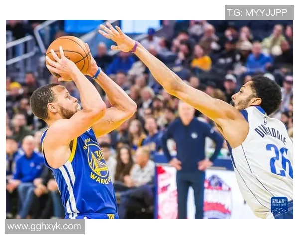 独行侠与勇士激战11月18日NBA赛场精彩对决即将上演